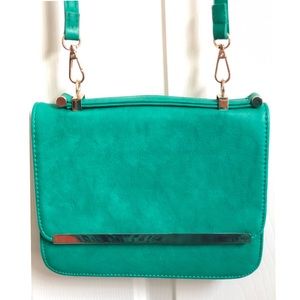 🧚🏻Urban Expressions Purse